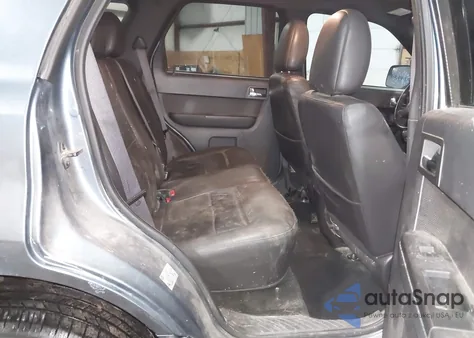 2011 Ford Escape Xlt z USA, uszkodzony, nr VIN 1FMCU9DG8BKA62052